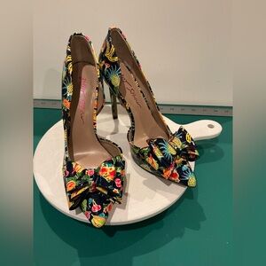 Betsey Johnson Prince Tropical Floral Print Heels Size 6.5